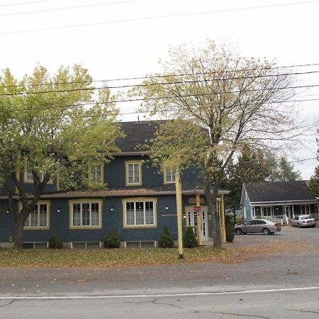 Hotel Fleurs Karaibes Saint-Alexandre-de-Kamouraska Dış mekan fotoğraf