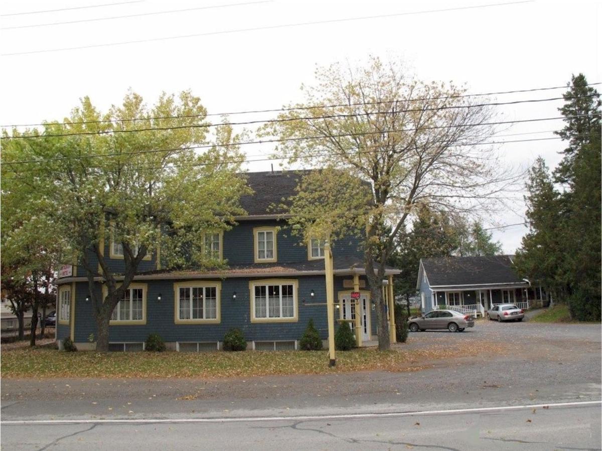 Hotel Fleurs Karaibes Saint-Alexandre-de-Kamouraska Dış mekan fotoğraf